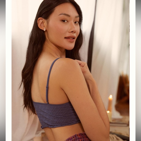 NWT Anthropologie seamless eyelet bralette - Picture 2 of 7